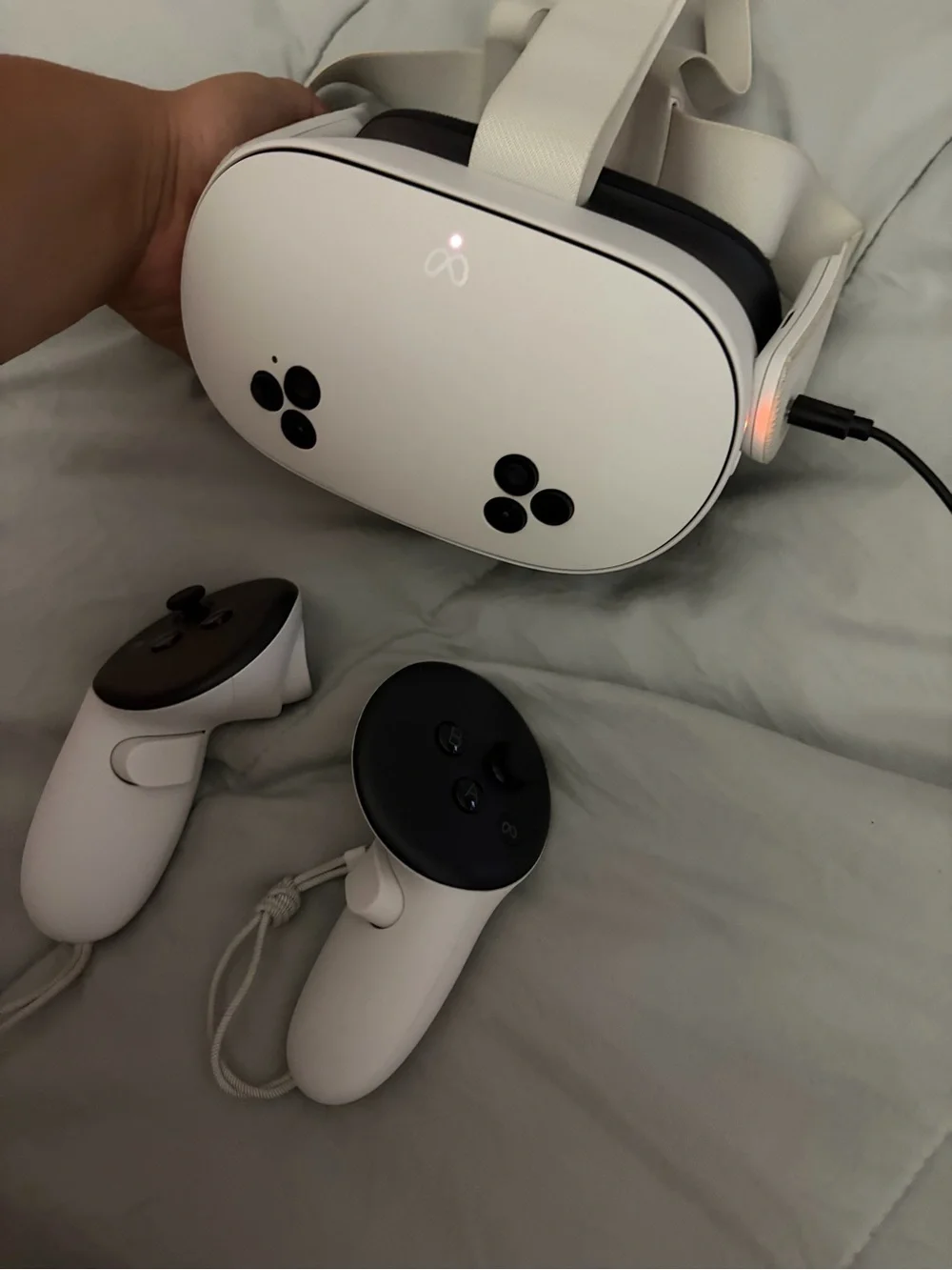 Standalone VR Headset with White Controllers - White